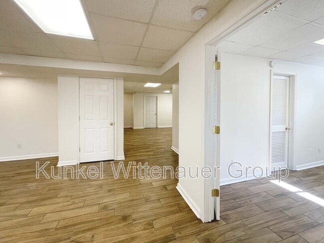 Building Photo - 2746 Brookrun Dr