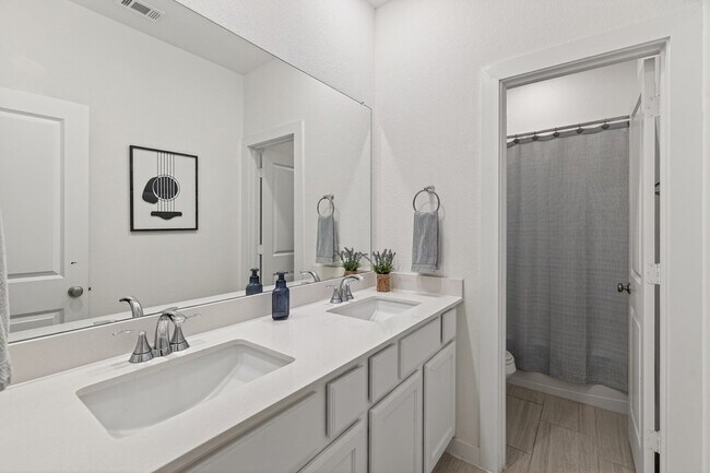 Building Photo - 8145 Overland Grv