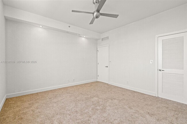 Building Photo - 401 69th St