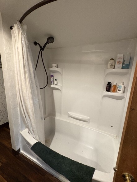 Building Photo - 221 Eldredge Ave SW