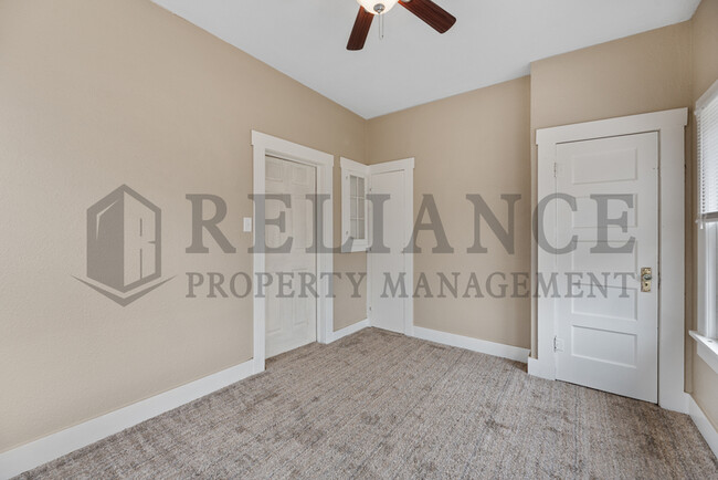 Building Photo - 2101 S Water St