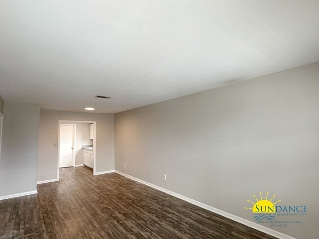 Building Photo - Great 2 Bedroom Unit in Gulf Breeze!