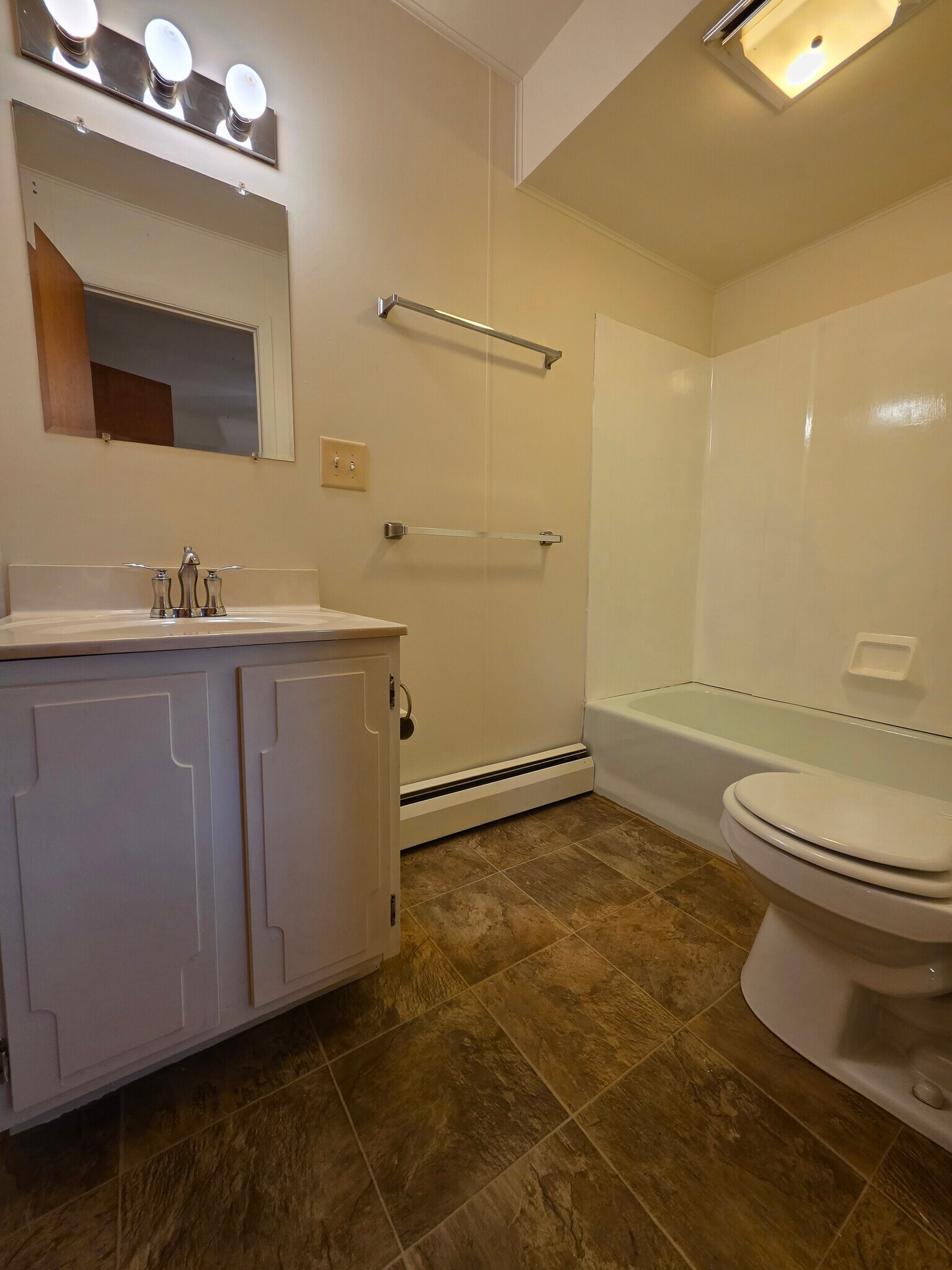 Building Photo - 430 Jordan Ave