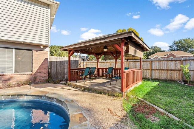 Building Photo - 9942 Villa Verde Dr