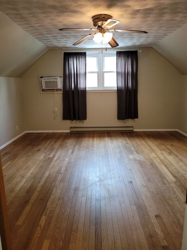 Building Photo - 3915 S Orchard Ct