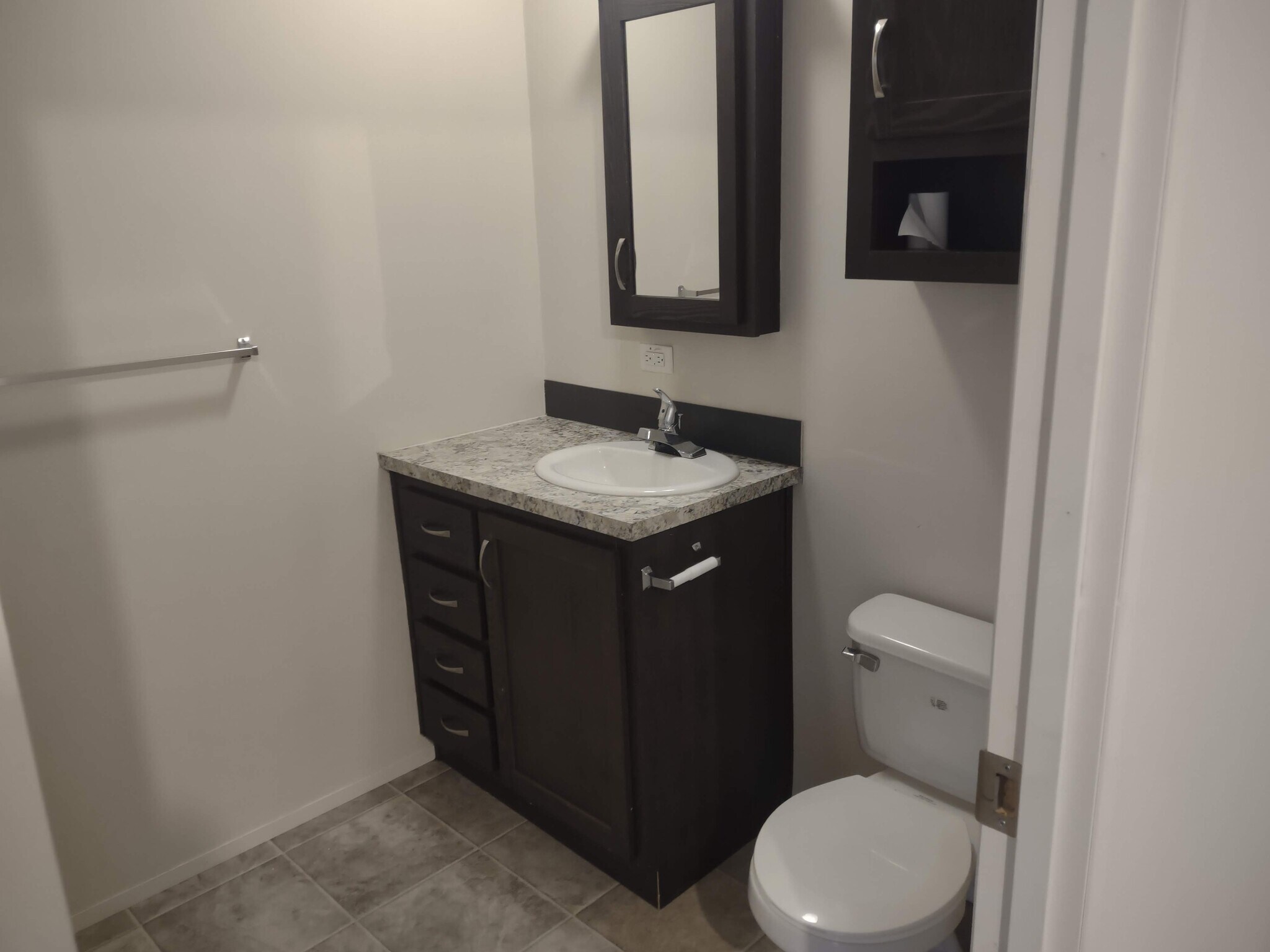 Building Photo - 2304 Wellington Green Dr