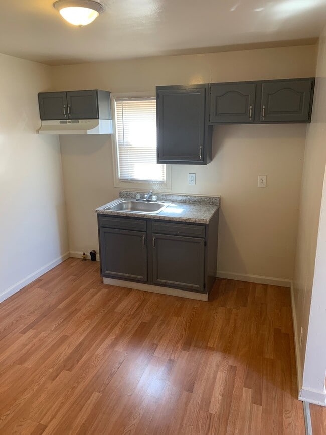 Building Photo - FOR RENT Newly Remodeled, 2 Bed / 1 Bath