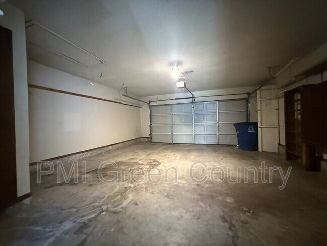 Building Photo - 7530 E 78th St