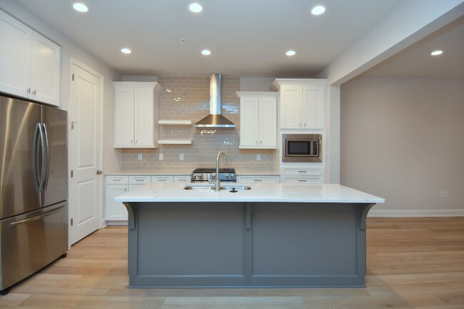 Building Photo - 130 Gress Rd