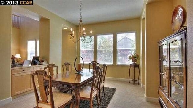 Building Photo - Gorgeous Contemporary Home with Many Luxur...