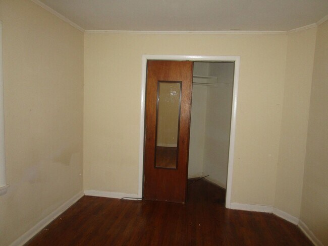 Building Photo - 3 BR, 2 BA House