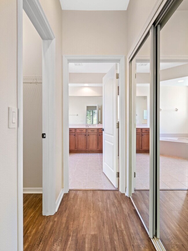 Building Photo - Spacious 4-Bedroom Pool Home with 3 Full B...