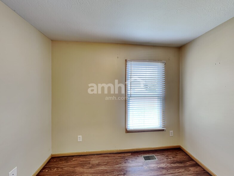 Building Photo - 1833 Kathiwade Dr