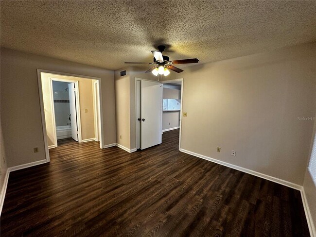 Building Photo - 8786 Key Biscayne Dr