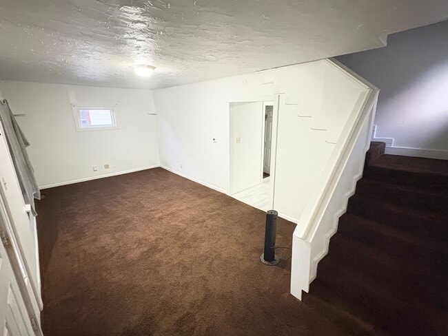 Building Photo - 631 Tecumseh St