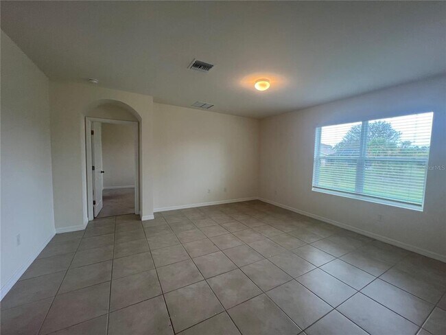 Building Photo - 26291 Trinilas Dr