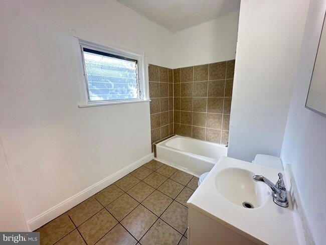 Building Photo - 3130 N Bambrey St