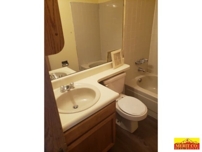 Building Photo - Condo