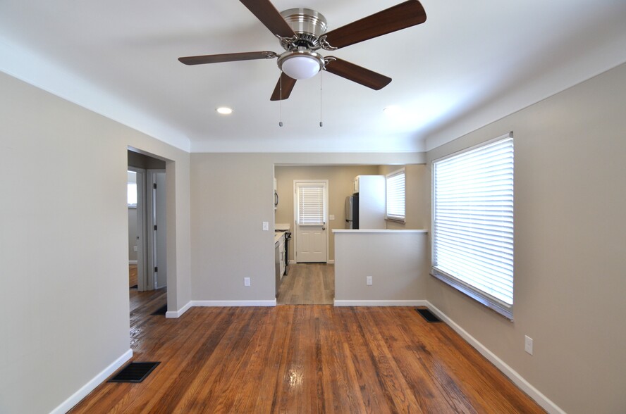 Building Photo - 1122 Alcliff Ln