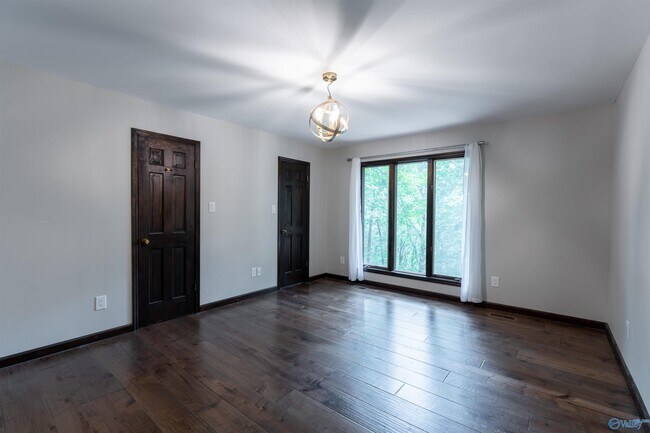 Building Photo - 206 Newcomb Rd