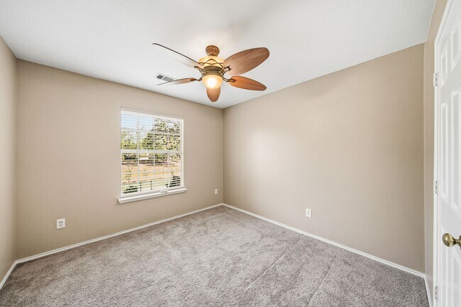 Building Photo - 4323 Ringrose Dr