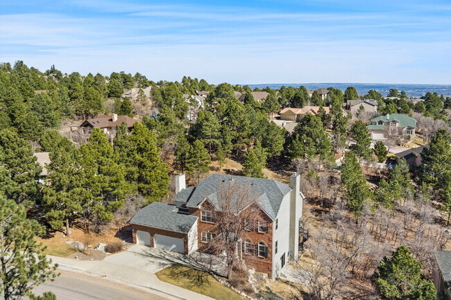 Building Photo - Luxury Living in Cheyenne Mountain – Minut...