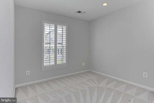 Building Photo - 5120 Grimm Dr