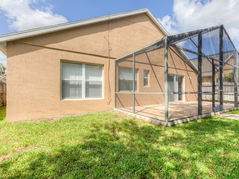 Building Photo - 2765 Falcon Crest Pl
