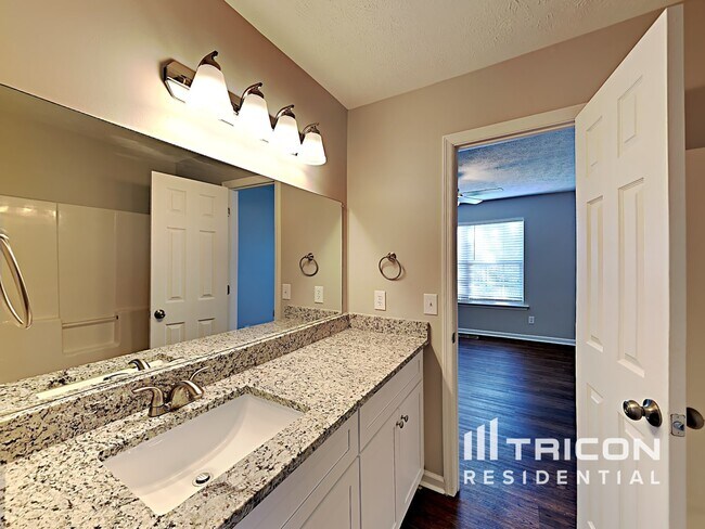 Building Photo - 603 Hounds Run