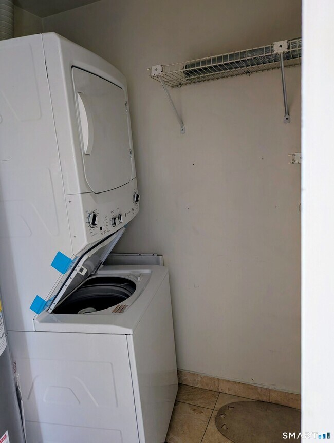 Building Photo - 104 North St