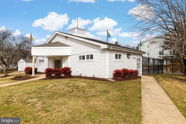 Building Photo - 20 Sandstone Ct