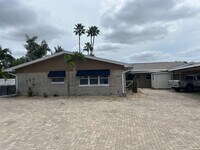 Building Photo - 365 Capri Blvd