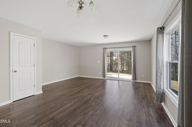 Building Photo - 129 Longleaf Pine St