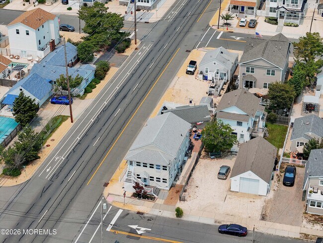 Building Photo - 111 Guyer Ave