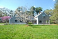 Building Photo - 40 Red Barn Rd