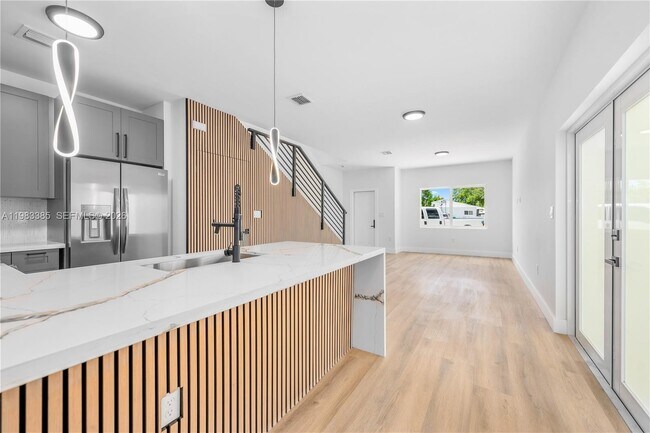 Building Photo - 2121 NW 45th St