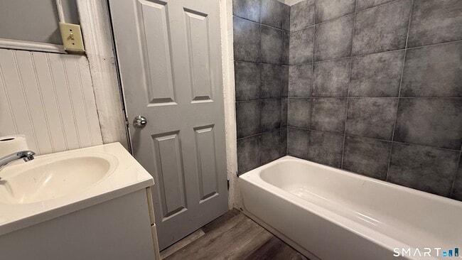 Building Photo - 500 Carroll Ave