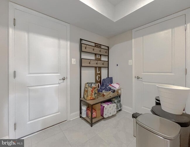 Building Photo - 23856 Myrtle Glen Way