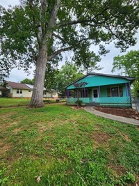 Building Photo - West Asheville Bungalow