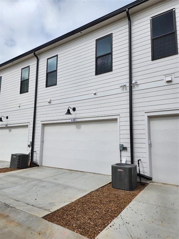 Building Photo - 633 Stickley Oak Way