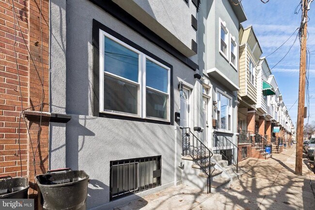 Building Photo - 2242 S Bonsall St