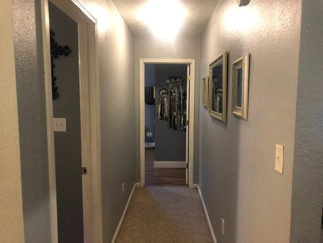 Building Photo - 710 Woodland Dr