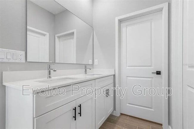 Building Photo - 23 Weymouth Ln