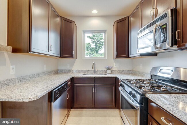 Building Photo - 42270 Yancey Terrace