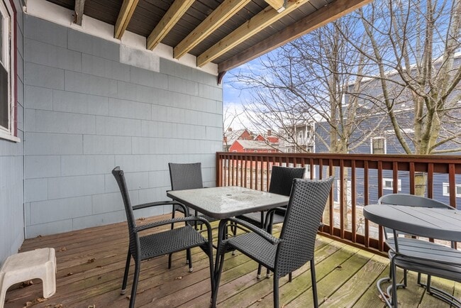 Building Photo - 21 Thornley St