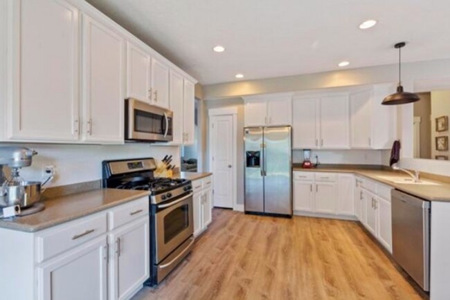Building Photo - 755 Meadow Marsh Dr