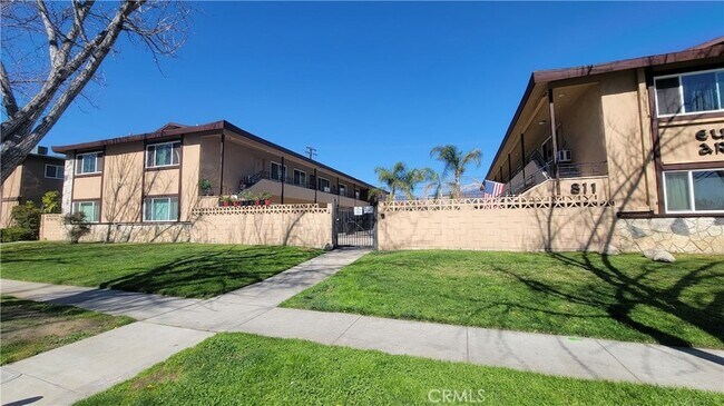 Primary Photo - 811 Orchid Ct