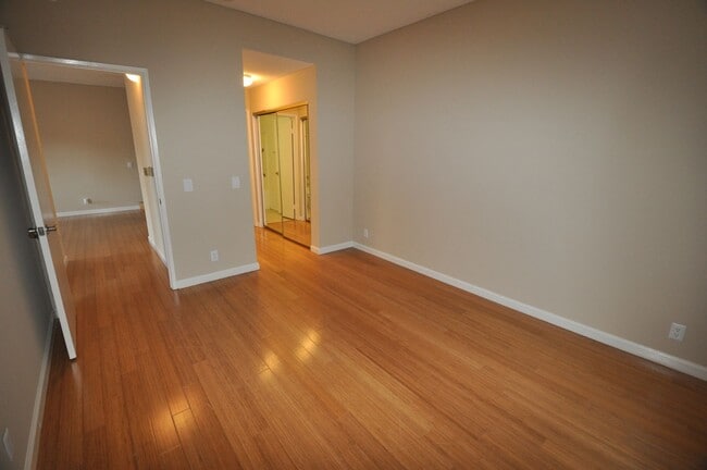 Building Photo - 11315 Moorpark St.