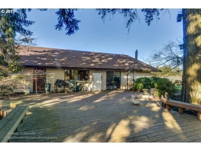 Building Photo - 7730 SW Eaker Pl