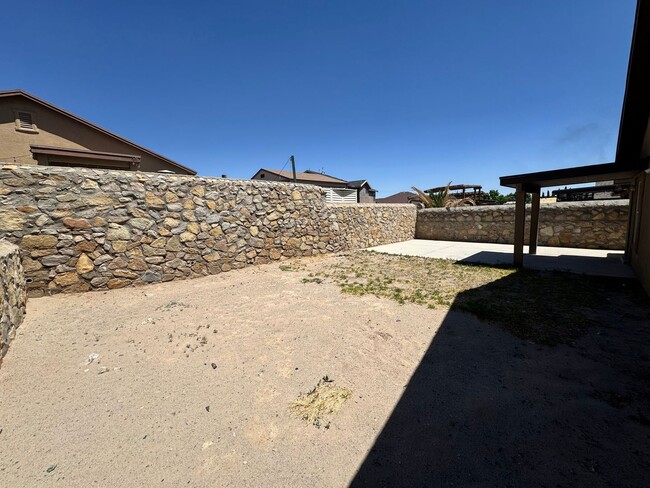 Building Photo - Charming smart 3BR House in El Paso with S...